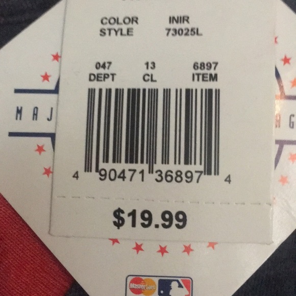 Boston Red Socks woman’s fitted v-neck t-shirt - Picture 2 of 5